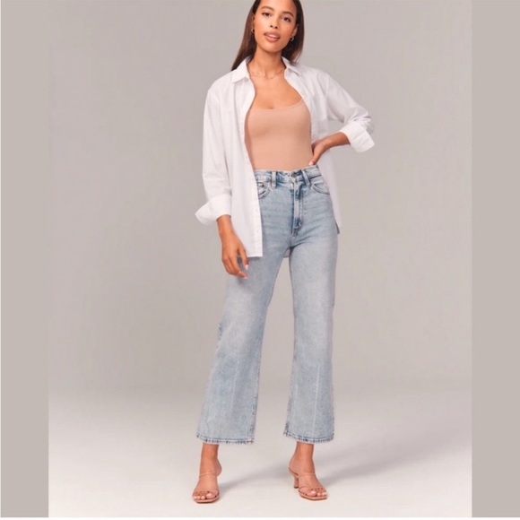 Abercrombie & Fitch Cropped wide leg ultra high rise Jeans Size 30 / 10 Short - Picture 1 of 5